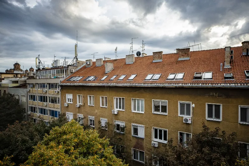 Değirmiçem'de Cadde Üzeri Vitrinli Dükkan
